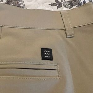 Free Fly Apparel NWT sabdbar color